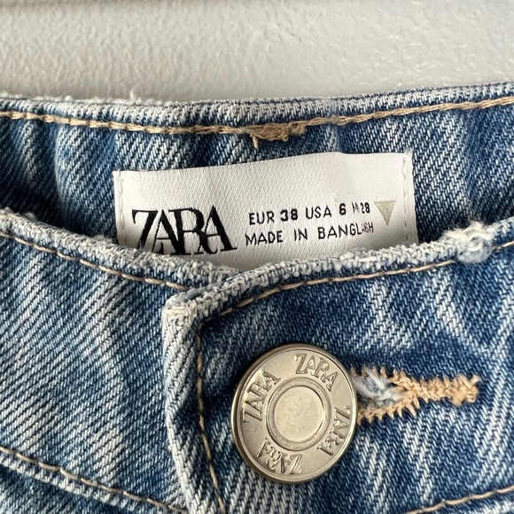 Zara Light Wash Straight Leg Distressed Jeans | Size 6 - Picture 7 of 8